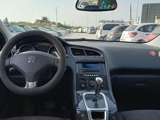 Usado Peugeot 5008 Family 114 CV (83 kW) 2011 Negro Monovolumen