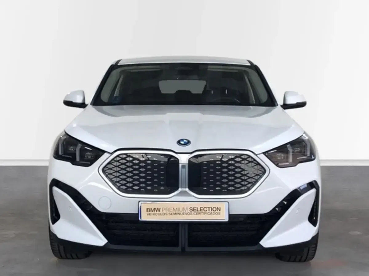 Usado BMW iX2 Comfort Edition 230 kW (313 CV) 2025 Blanco SUV
