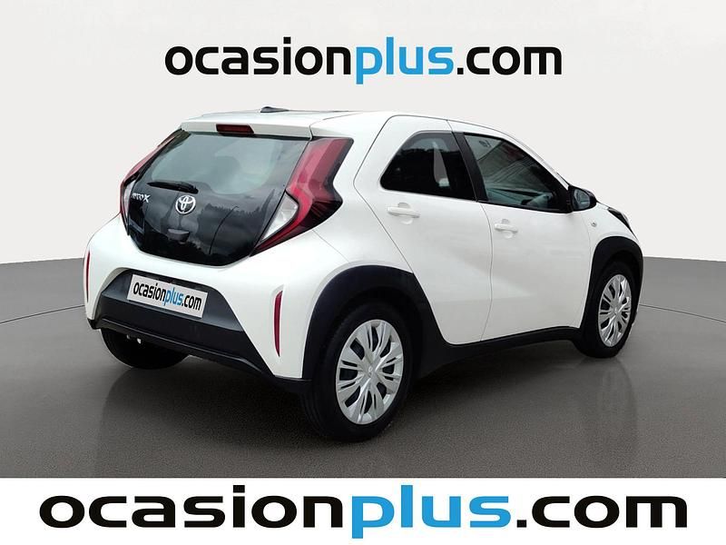 Usado Toyota Aygo X Play 72 CV (52 kW) 2023 Blanco SUV