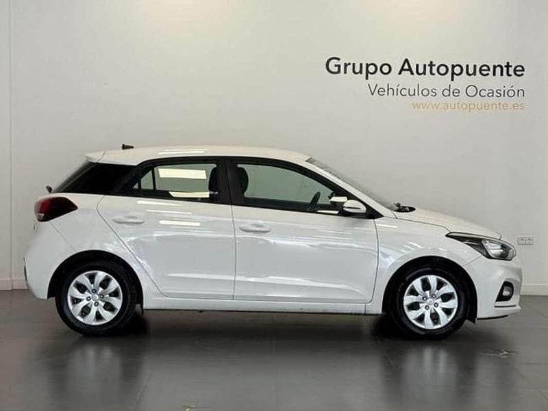 Usado Hyundai i20 84 CV (61 kW) 2020 Blanco Utilitario