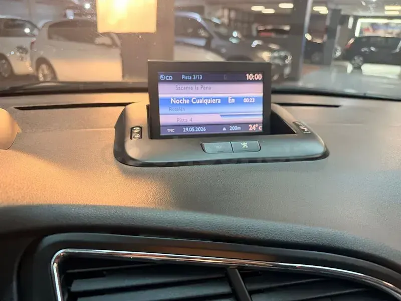 Usado Peugeot 5008 Allure 163 CV (119 kW) 2011 Beige Monovolumen