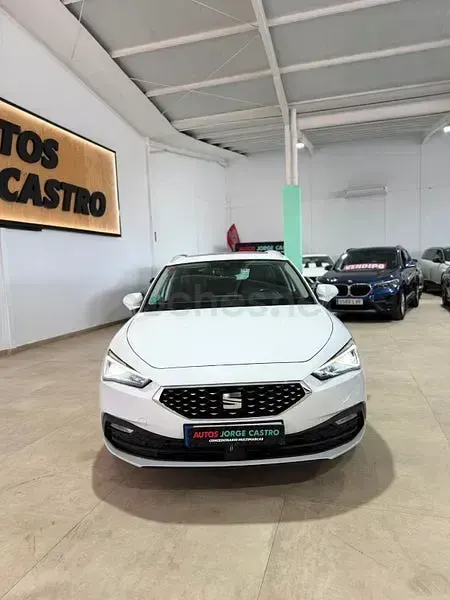 Usado Seat Leon XCELLENCE 150 CV (110 kW) 2021 Blanco Familiar