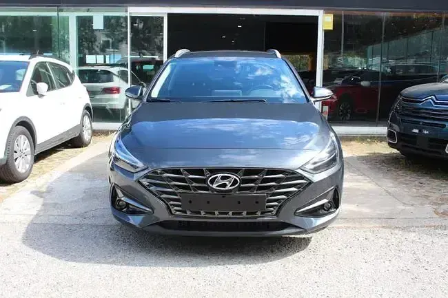 Usado Hyundai i30 120 HP (88 kW) 2024 Cinzento Carrinha