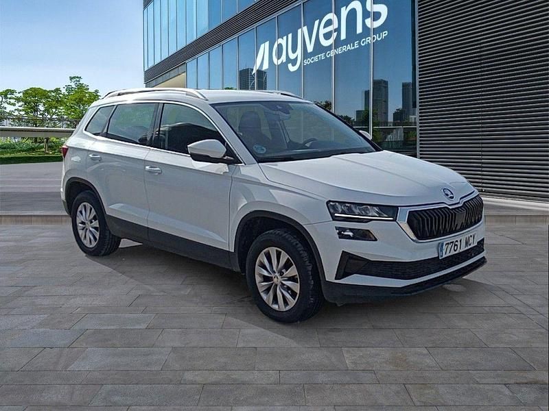 Usado Skoda Karoq Ambition 150 CV (110 kW) 2022 Blanco SUV