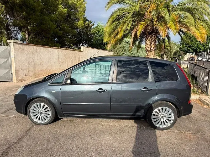 Usado Ford C-MAX Ghia 136 CV (100 kW) 2007 Gris / plata Monovolumen