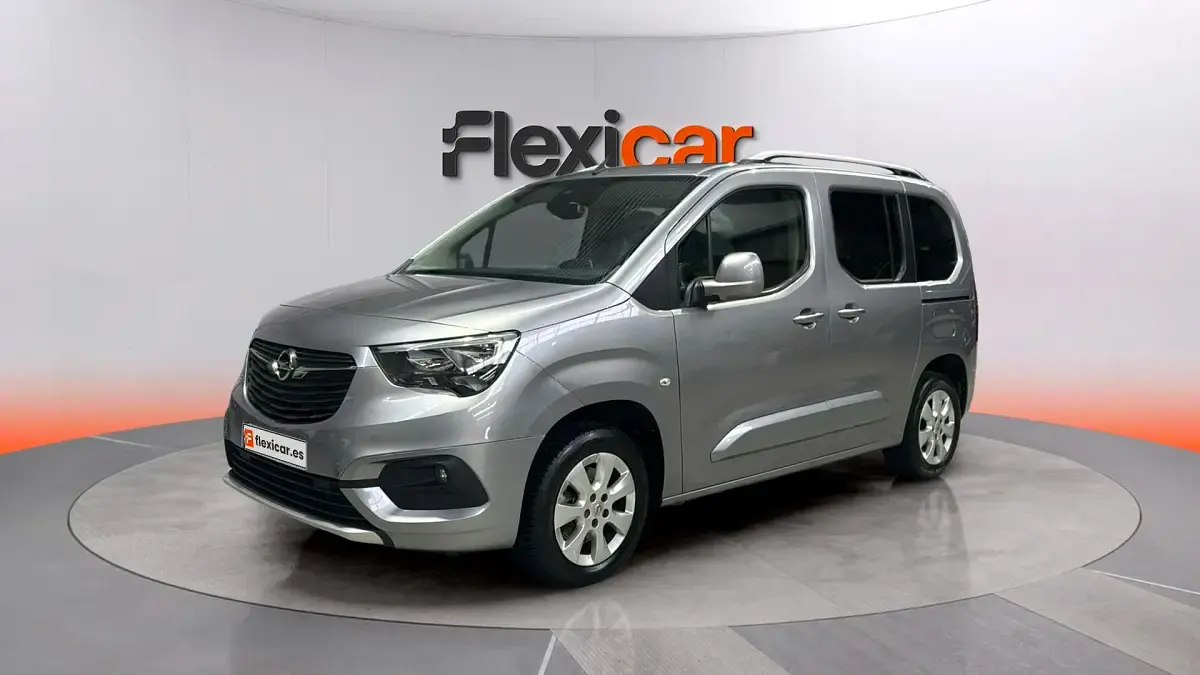 Usado Opel Combo Elegance 131 CV (96 kW) 2020 Gris Monovolumen