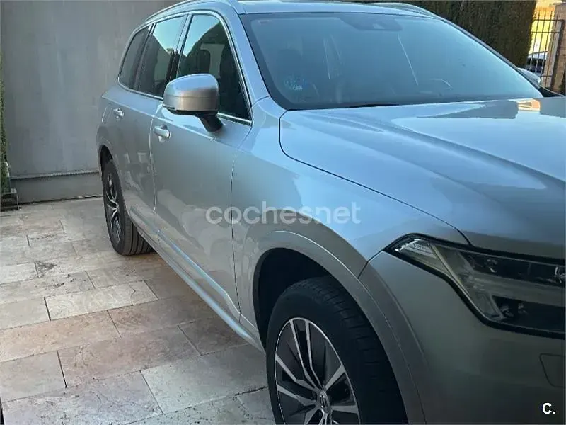 Usado Volvo XC90 Momentum 235 CV (172 kW) 2021 Gris / plata SUV