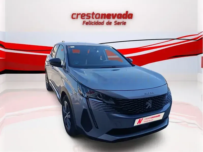 Usado Peugeot 3008 Allure 130 CV (95 kW) 2024 Gris / plata SUV