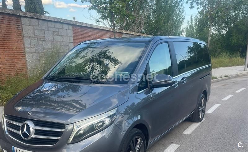 Käytetty Mercedes V220 Avantgarde 163 HP (119 kW) 2020 Harmaa Tila-auto