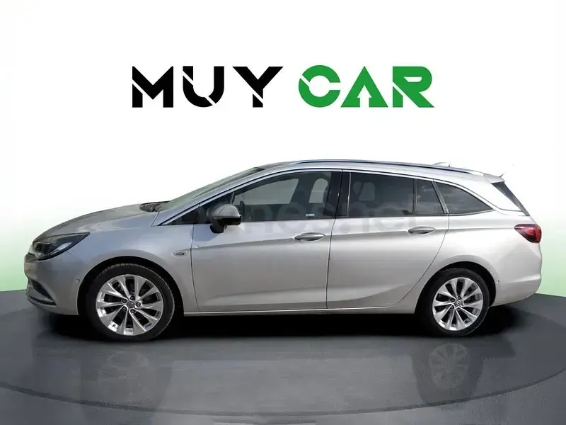 Usado Opel Astra Excellence 136 CV (100 kW) 2017 Plateado Familiar