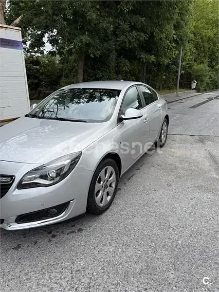 Usado Opel Insignia Selective 136 CV (100 kW) 2016 Gris / plata Berlina