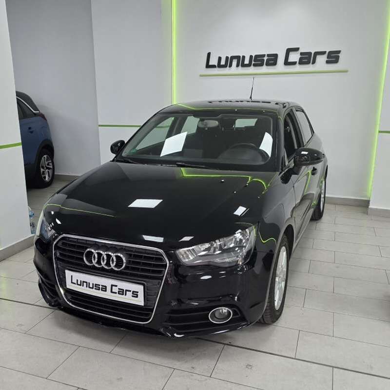 Negro Usado 2013 Audi A1 Sportback Attraction Utilitario | 10.990 € (Buen precio) - Imagen 1/4