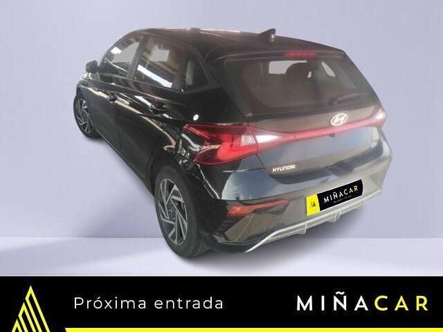 Usado Hyundai i20 100 CV (73 kW) 2024 Negro Utilitario