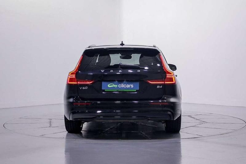 Usado Volvo V60 Plus 197 CV (144 kW) 2023 Negro Familiar