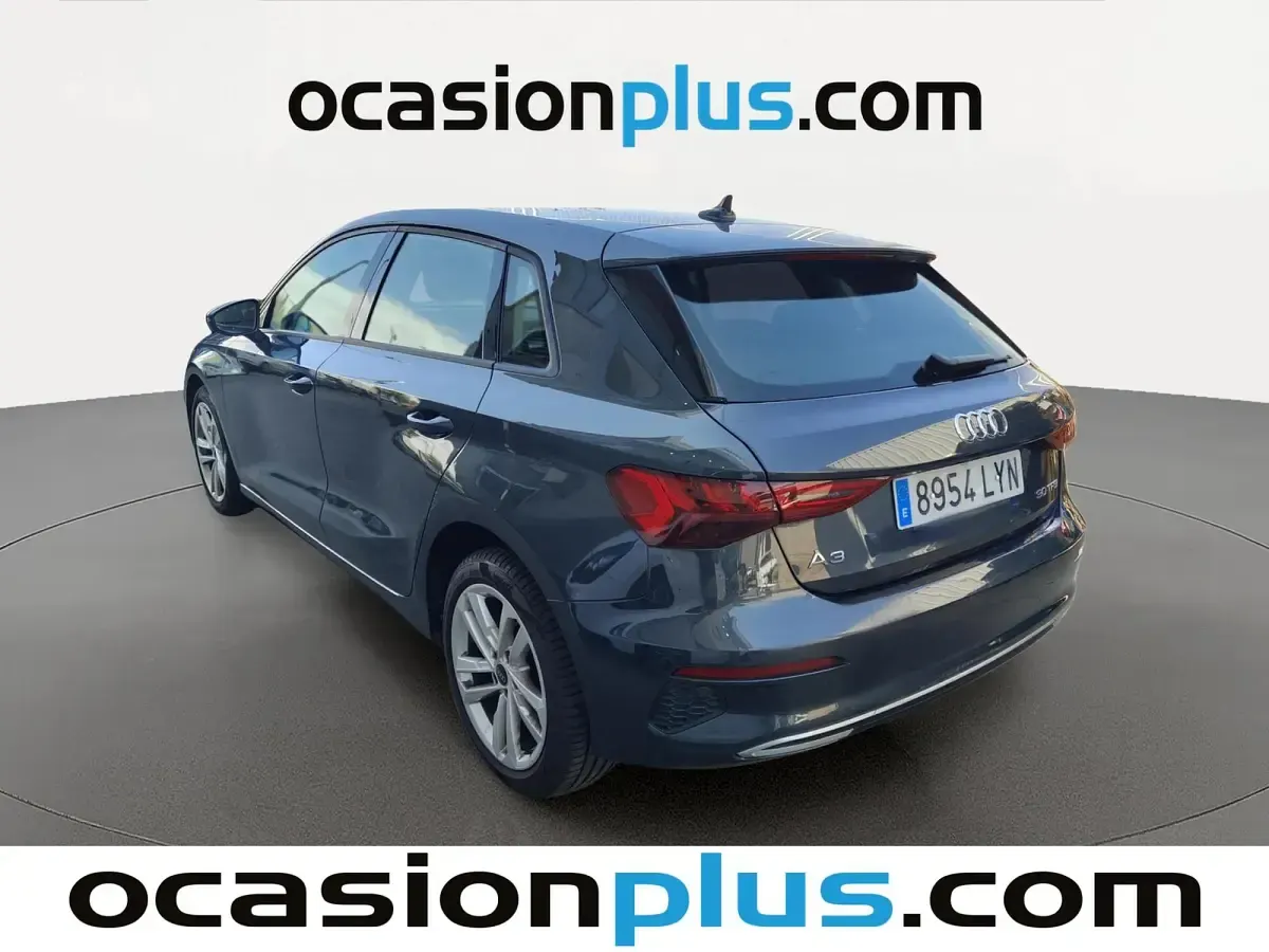 Usado Audi A3 Sportback Advanced Plus 110 CV (80 kW) 2022 Gris Utilitario