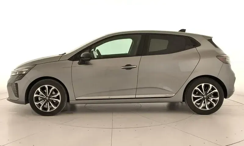Usado Renault Clio V Techno 145 CV (106 kW) 2025 Gris Berlina