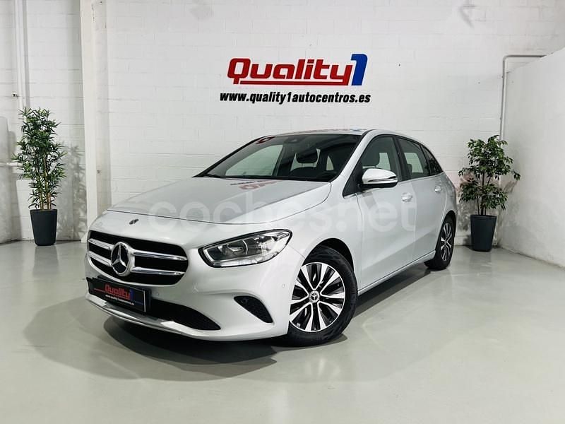 Gris / plata Usado 2019 Mercedes B180 Monovolumen | 20.500 € (Un poco caro) - Imagen 1/4