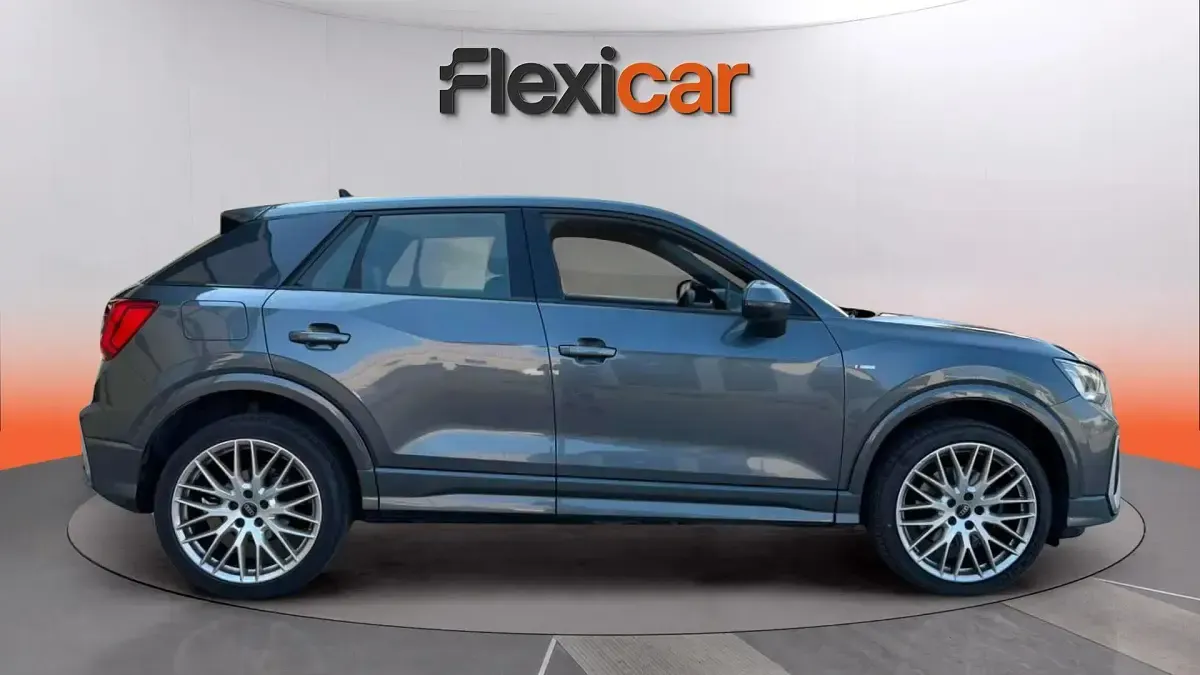 Usado Audi Q2 S-Line 150 CV (110 kW) 2024 Gris SUV