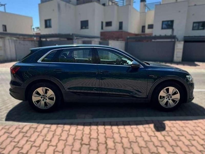 Usado Audi e-tron Premium 300 kW (408 CV) 2021 Azul SUV