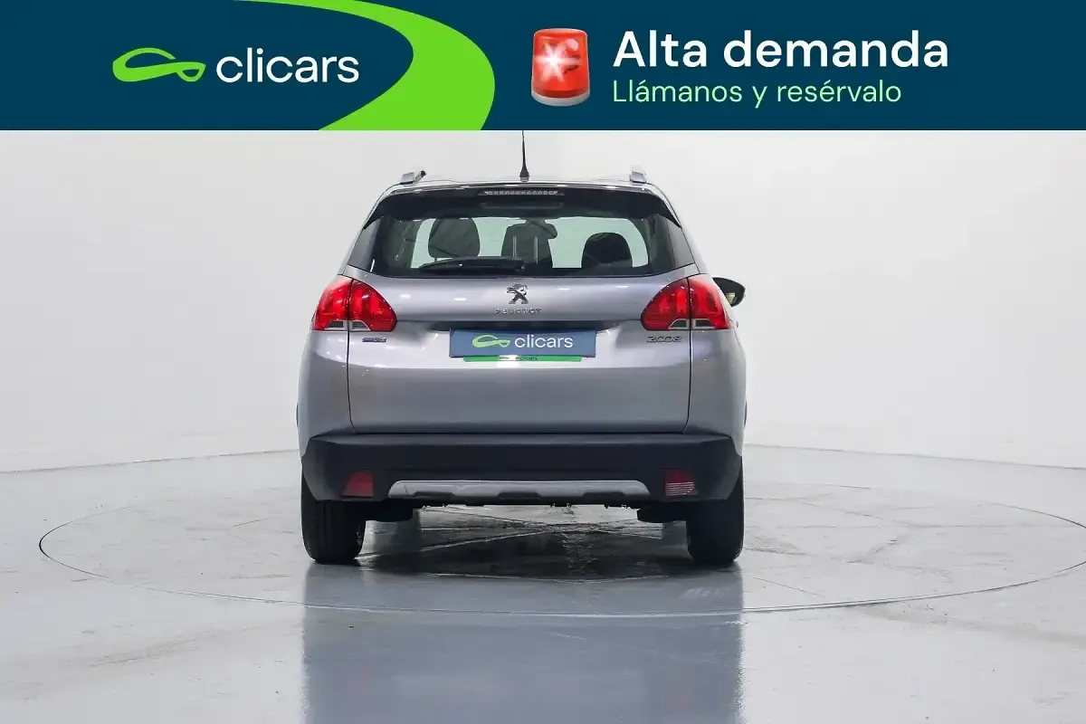 Usado Peugeot 2008 Allure 110 CV (80 kW) 2016 Gris SUV