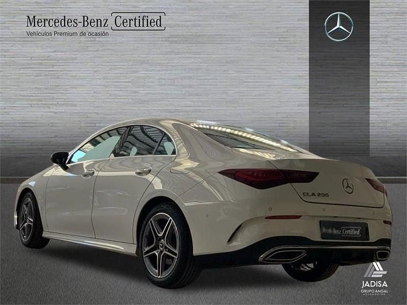 Usado Mercedes CLA200 163 CV (119 kW) 2024 Blanco Berlina