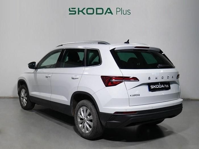Usado Skoda Karoq Ambition 115 CV (84 kW) 2022 Blanco SUV