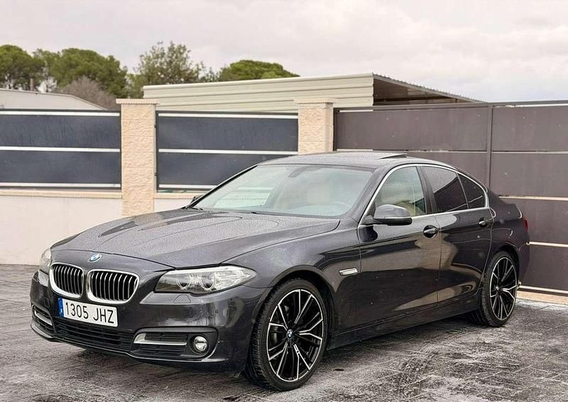 Usado BMW 520 Comfort Edition 189 CV (139 kW) 2015 Gris Berlina