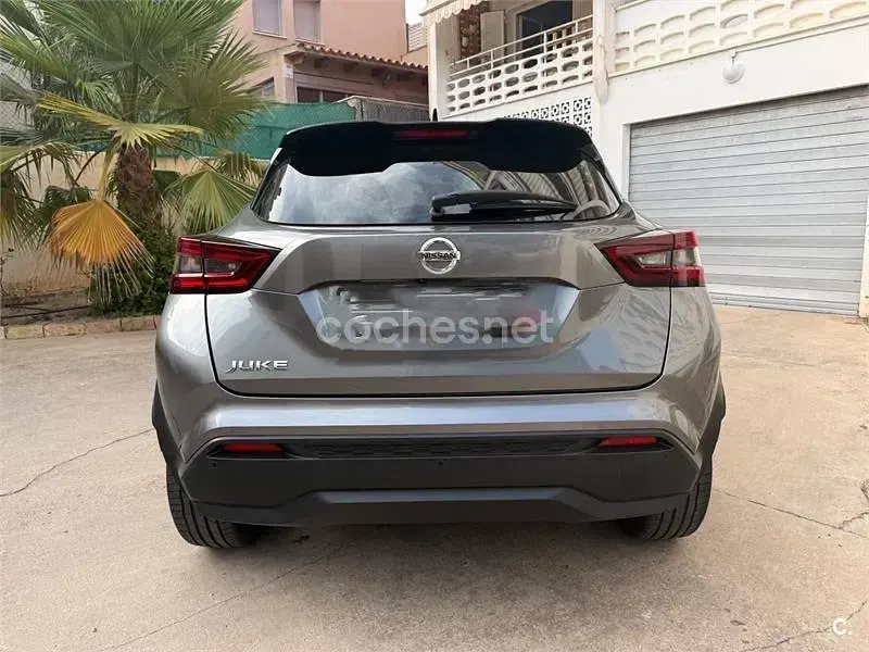 Usado Nissan Juke Enigma 114 CV (83 kW) 2021 Gris / plata SUV