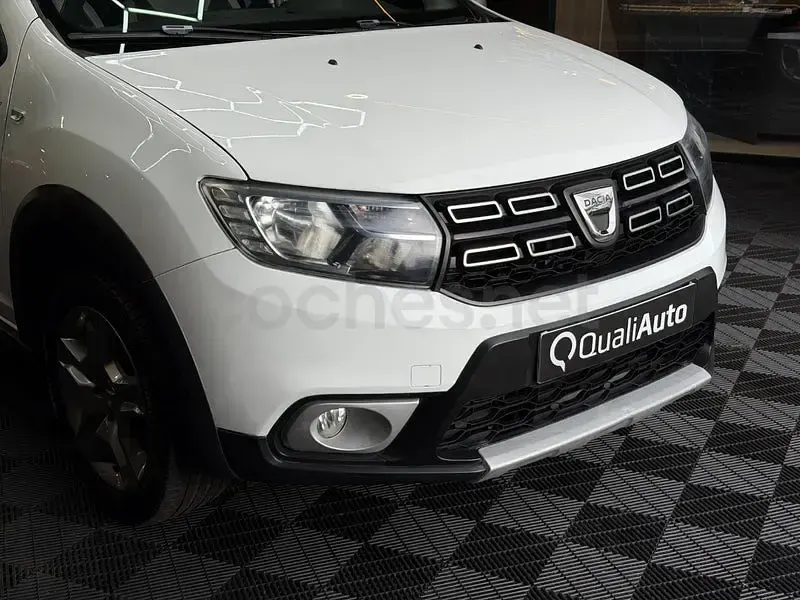 Usado Dacia Sandero Comfort 90 CV (66 kW) 2017 Blanco Berlina