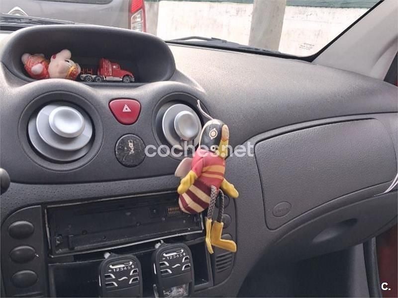 Usado Citroën C2 61 CV (44 kW) 2003 Granate Utilitario