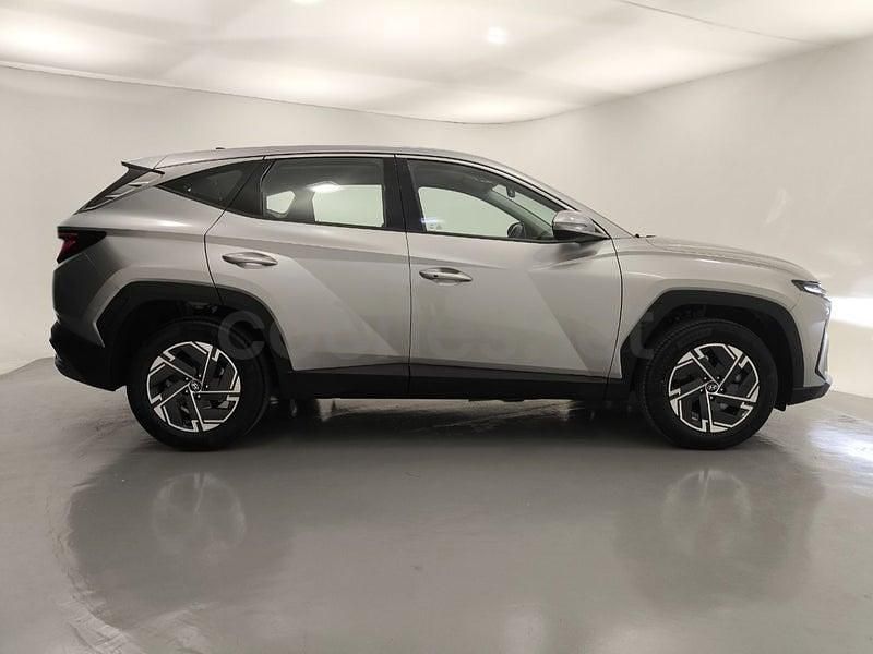 Usado Hyundai Tucson 160 CV (117 kW) 2025 Gris / plata SUV