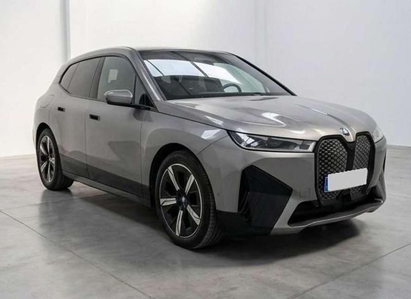 Usado BMW iX Comfort Edition 239 kW (326 CV) 2023 Gris SUV