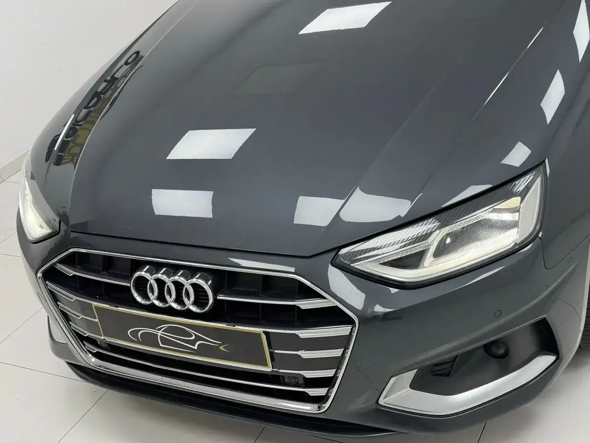 Usado Audi A4 Advanced 163 CV (119 kW) 2020 Gris Berlina