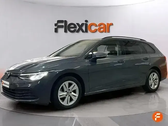 Usado VW Golf VII Life 131 CV (96 kW) 2021 Gris Utilitario