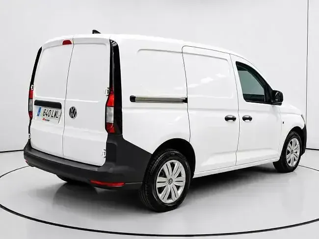 Usado VW Caddy 102 CV (75 kW) 2022 Blanco Monovolumen