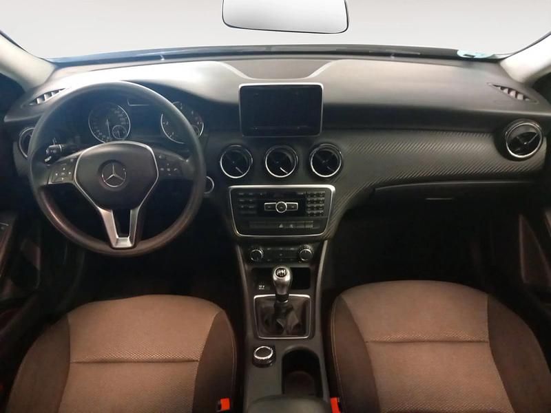 Usado Mercedes GLA180 Style 109 CV (80 kW) 2015 Blanco SUV