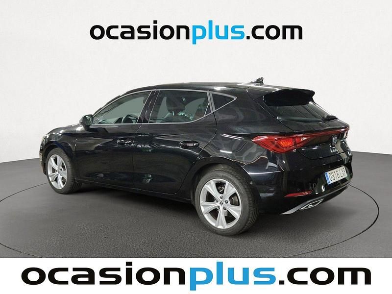 Usado Seat Leon FR 130 CV (95 kW) 2022 Negro Utilitario