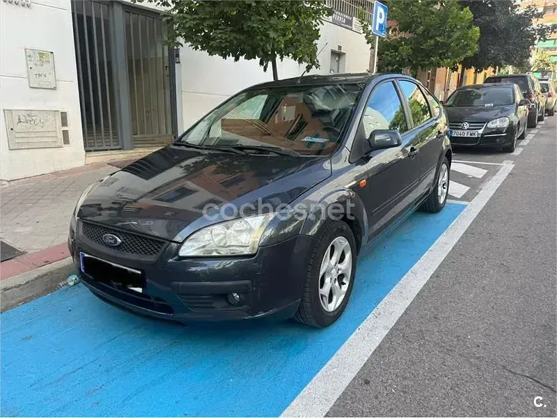 Usado Ford Focus Trend 115 CV (84 kW) 2007 Azul Berlina
