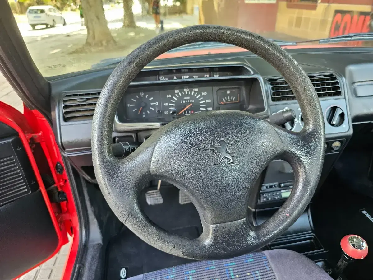 Begagnad Peugeot 205 60 HK (44 kW) 1996 Halvkombi
