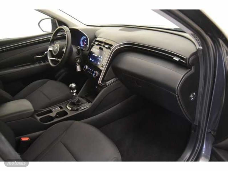 Shimmering silver/dark knigh Usado 2022 Hyundai Tucson SUV | 26.468 € (Un poco caro) - Imagen 1/2