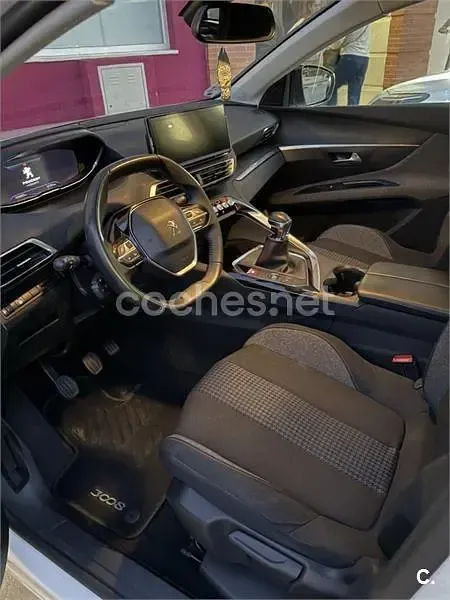 Usado Peugeot 3008 Active 130 CV (95 kW) 2021 Blanco SUV