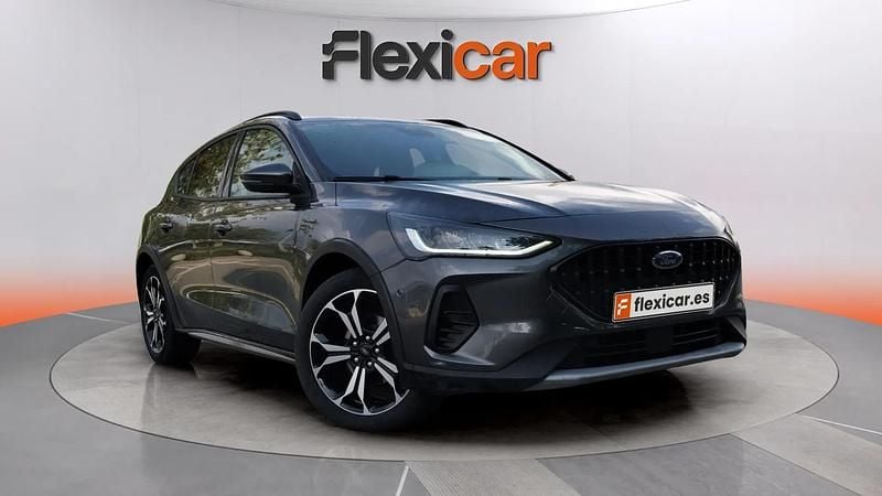 Usado Ford Focus Active 155 CV (114 kW) 2022 Gris Berlina