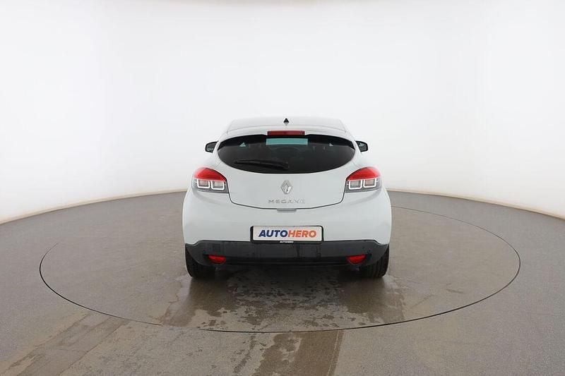 Usado Renault Mégane Coupé LIMITED 115 CV (84 kW) 2015 Blanco Coupe