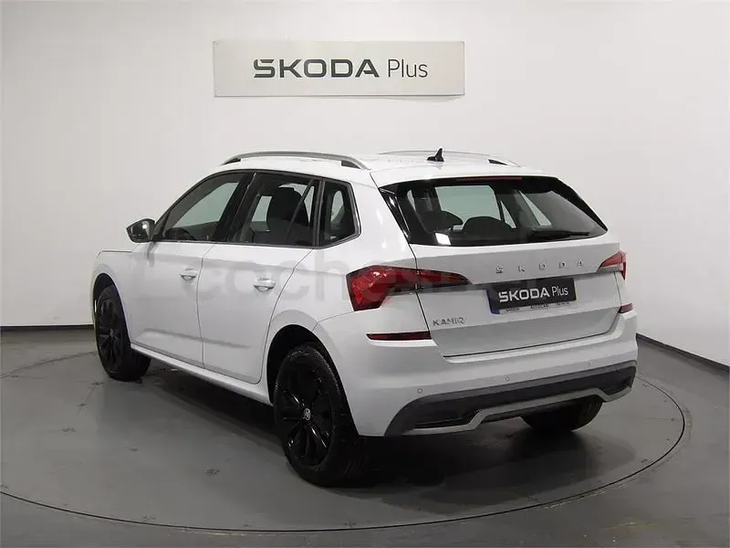 Usado Skoda Kamiq Ambition 150 CV (110 kW) 2022 Blanco SUV