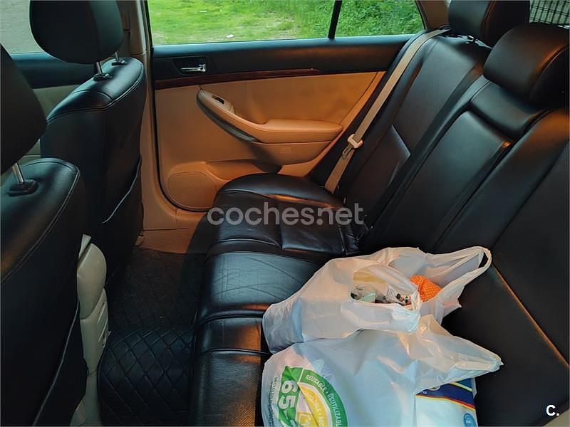 Negro Usado 2005 Toyota Avensis Executive Berlina | 3700 € (Caro) - Imagen 1/1