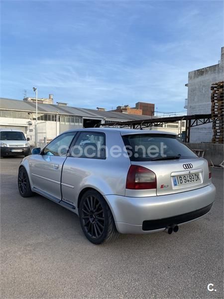 Usado Audi S3 210 CV (154 kW) 2000 Gris / plata Berlina