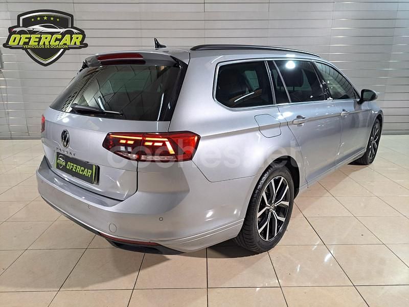 Usado VW Passat 122 CV (89 kW) 2022 Gris / plata Familiar
