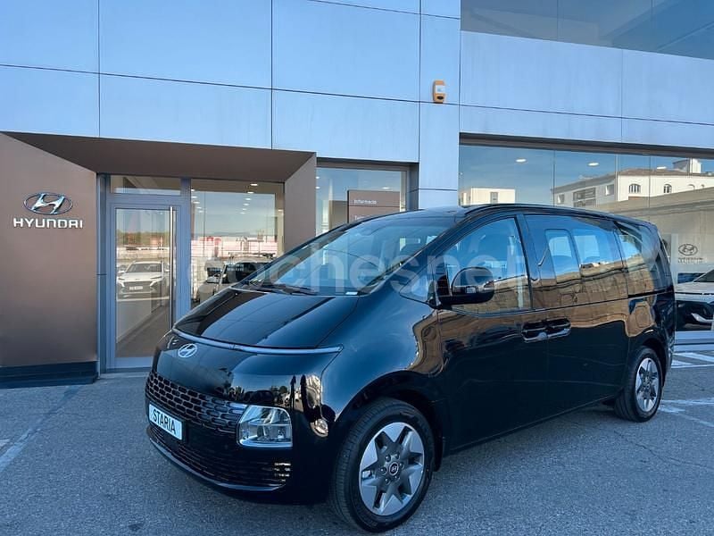Negro Nuevo 2025 Hyundai Staria Van | 51.900 € (Precio justo) - Imagen 1/4