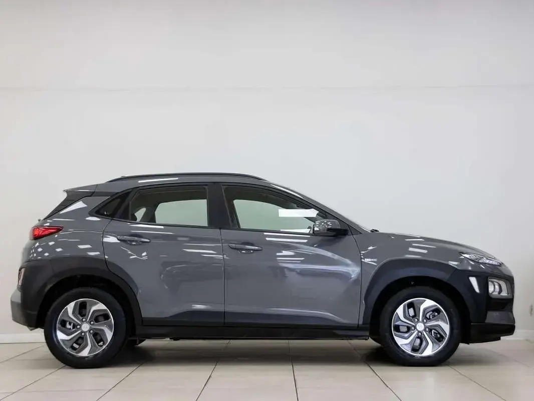 Usado Hyundai Kona 141 CV (103 kW) 2020 Gris SUV