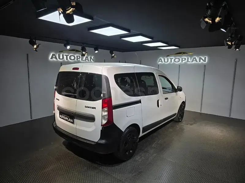 Usado Dacia Dokker Ambiance 90 CV (66 kW) 2016 Blanco Monovolumen